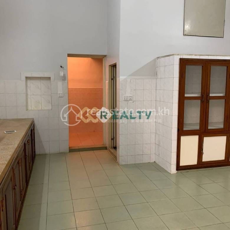 Vila K pronájmu in 33 22, Boeng Reang, Daun Penh, Phnom Penh