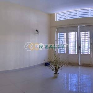 4 2, ឃ្មួញ, សែនសុខ, ភ្នំពេញ