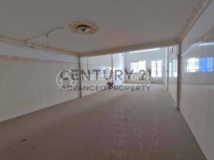 Toul Kork Flat House Na prodej in Toul Kork
