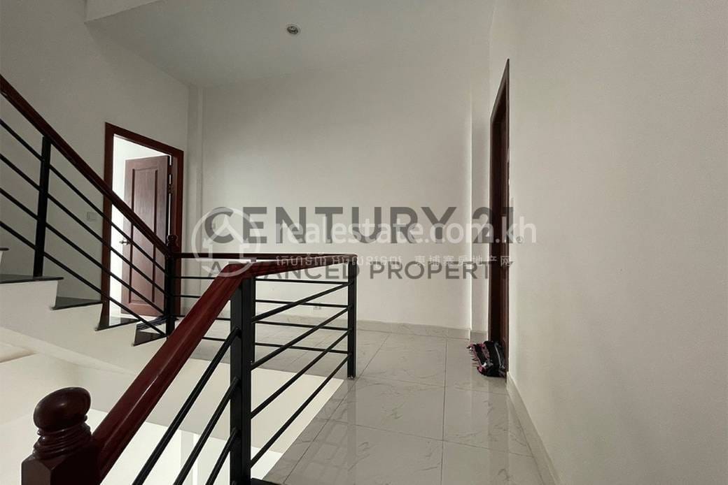 6 Bedrooms Shophouse Na prodej for $560,000