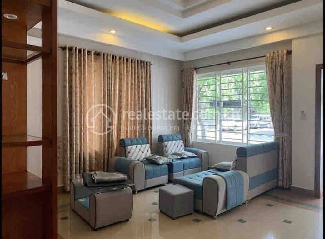 Chbar Ampov别墅出租，价格$750