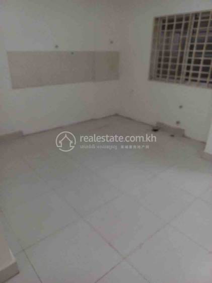 Nirouth Byt For Sale & Rent in Nirouth