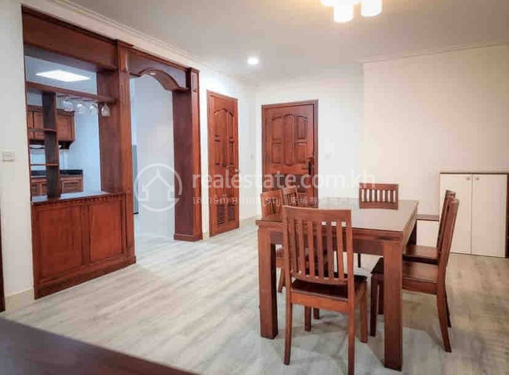 85 sqm Living Size Apartmán se službami K pronájmu in Boeng Keng Kang