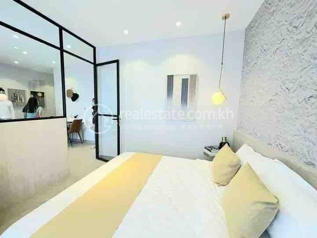 1 Bedrooms Apartmán se službami K pronájmu for $750