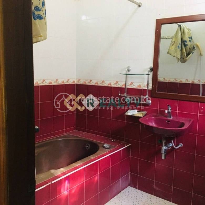 Boeung Kak 2 Villa For Rent in Boeung Kak 2