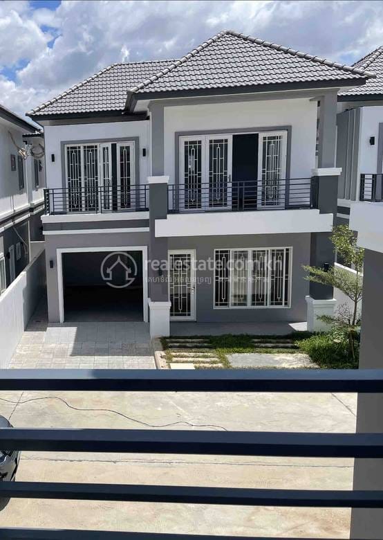 Vila K pronájmu in Ponhea Lueu $300