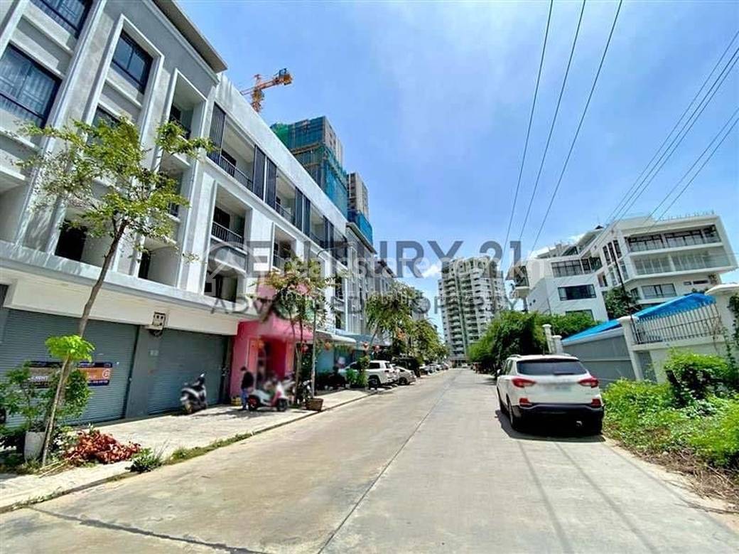 5卧室店屋出售，价格$339,000