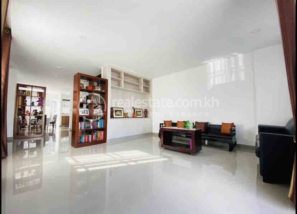 Vila K pronájmu in Meanchey $1,600