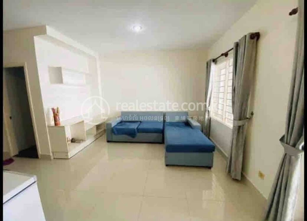 Chbar Ampov联排住宅出租，价格$450