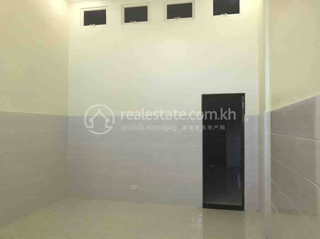 Chamkarmon House and lot For Sale & Rent in Tonle Bassac Chamkarmon $165,000