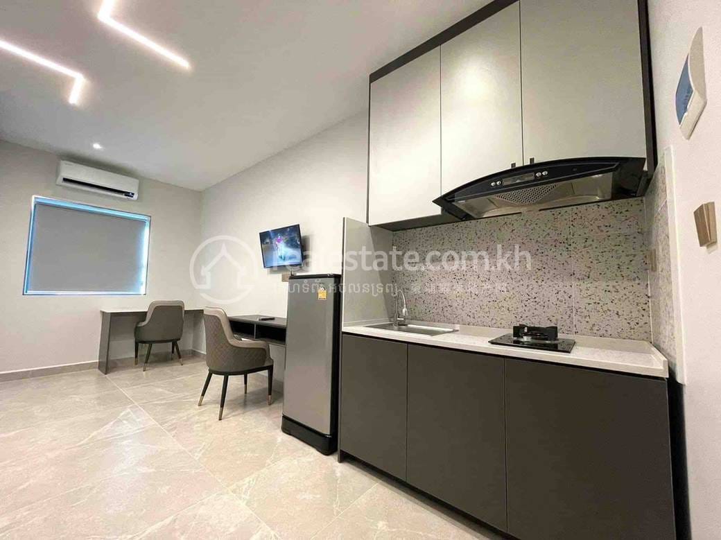 ផ្ទះល្វែង តម្លៃ $300