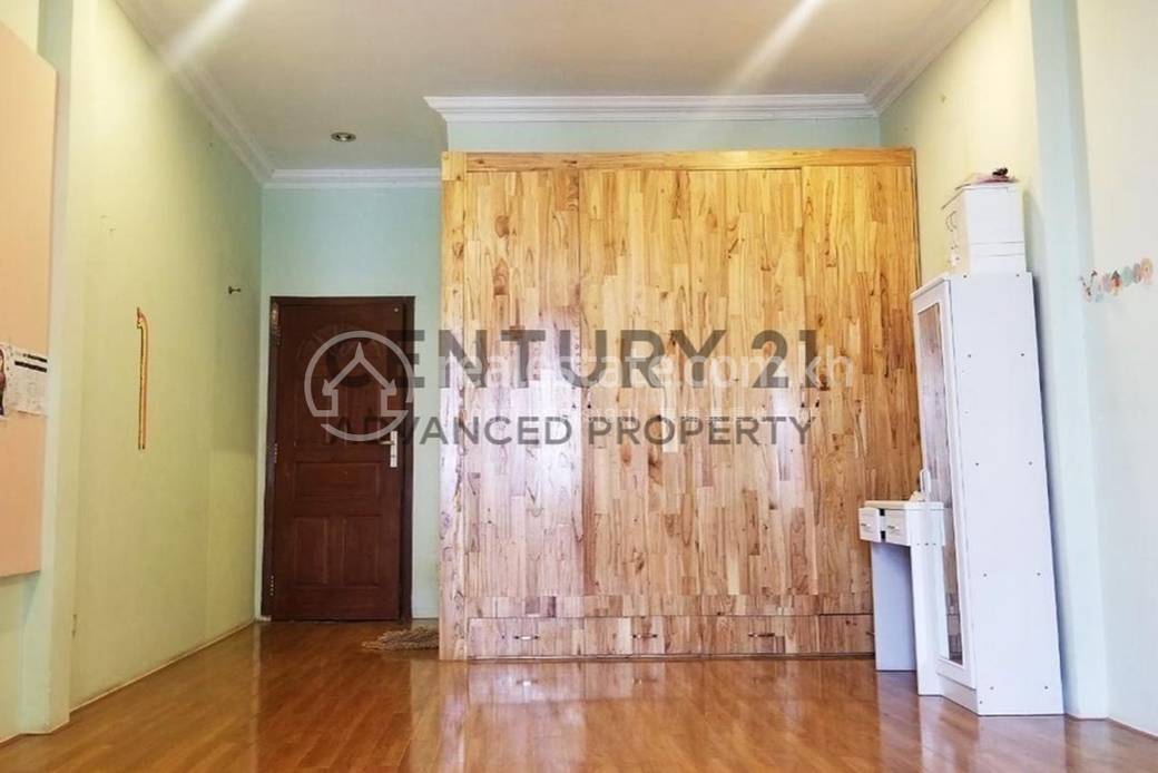 6 Bedrooms Byt Na prodej for $429,000