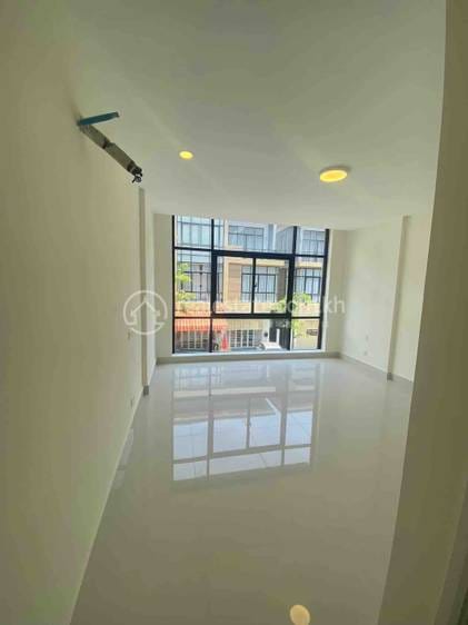 ផ្ទះលក់ដូរ For Sale & Rent នៅChbar Ampov តម្លៃ $165,000