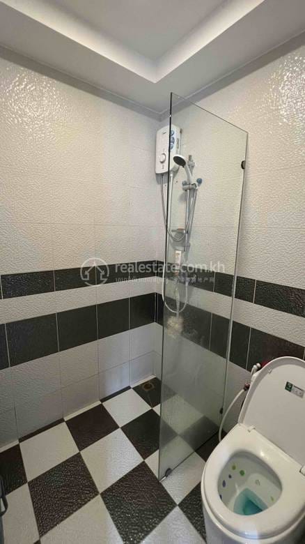 Chamkarmon Condo For Rent in Chamkarmon