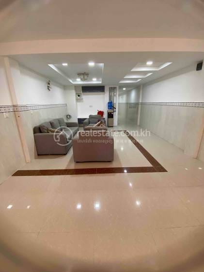 Flat House For Rent with 2 Parking Space