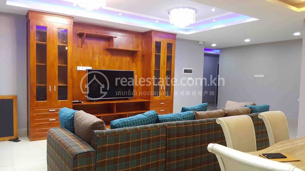 250 sqm Living Size Apartmán K pronájmu in Boeng Keng Kang