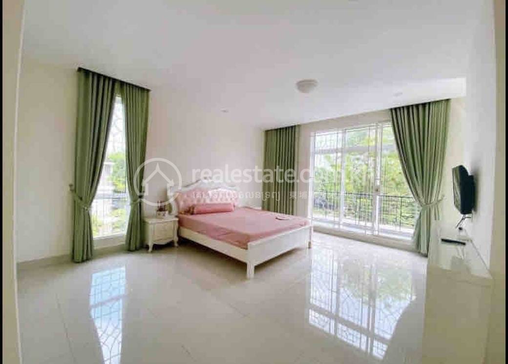 Chbar Ampov别墅出租，价格$3,000