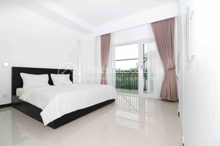 Flat For Rent in Tonle Bassac, Chamkarmon, Phnom Penh