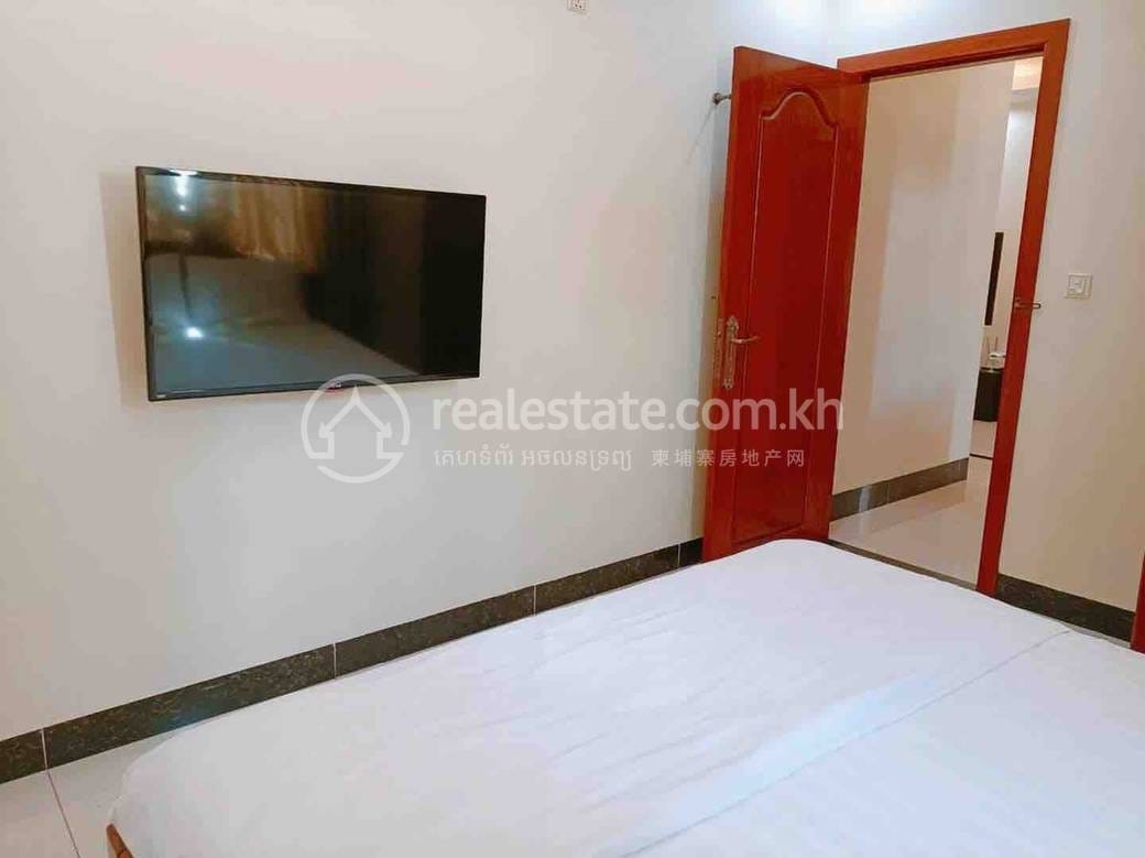 75 sqm Living Size Apartment For Rent in Boeng Keng Kang