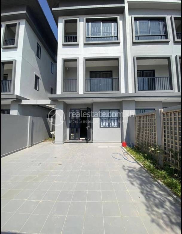 Villa À louer à Chak Angrae Leu, Meanchey, Phnom Penh