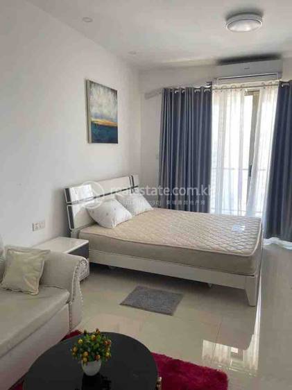 Condo For Rent in Chamkarmon $450