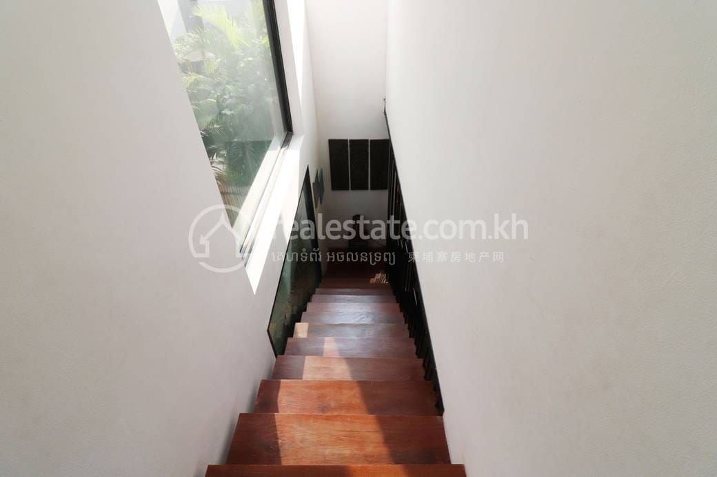 200 sqm Living Size Вилла Для Аренды in Chamkarmon
