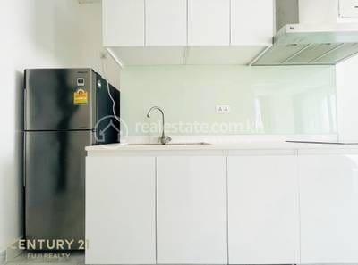 Condo For Rent in Chamkarmon $800