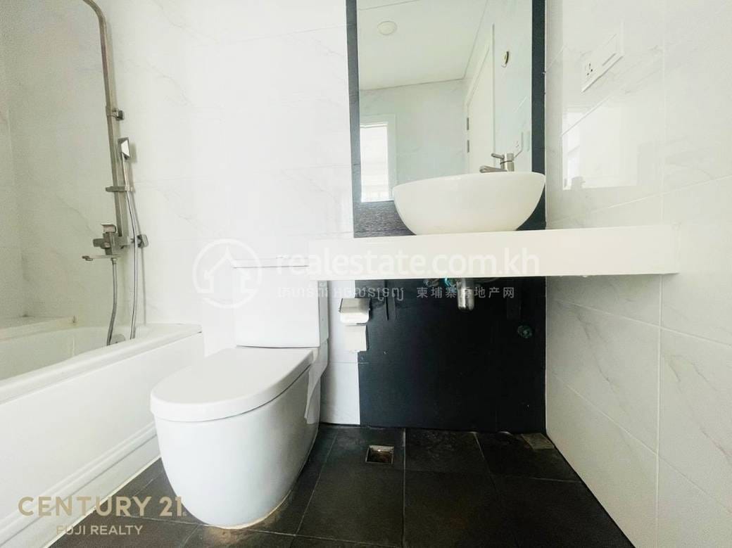 Chamkarmon Condo For Rent in Chamkarmon