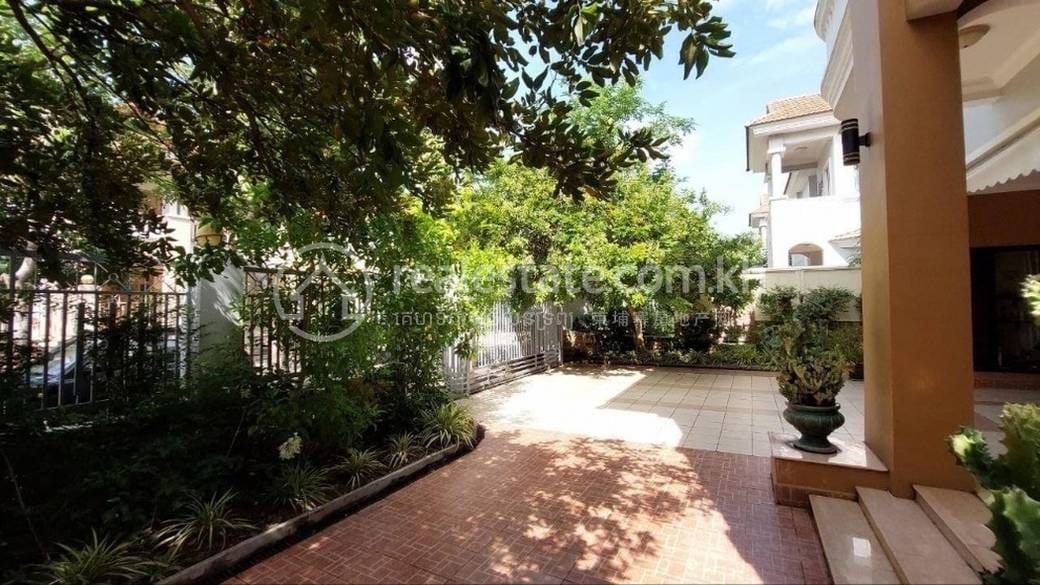 150 sqm Living Size Вилла Для Аренды in Chamkarmon