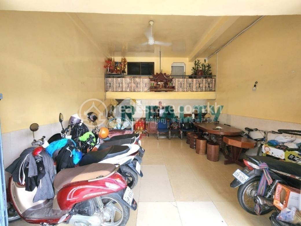 Flat House Na prodej in Phsar Daeum Kor, Toul Kork, Phnom Penh