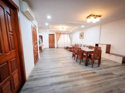 Apartment For Rent with 1 Parking Space