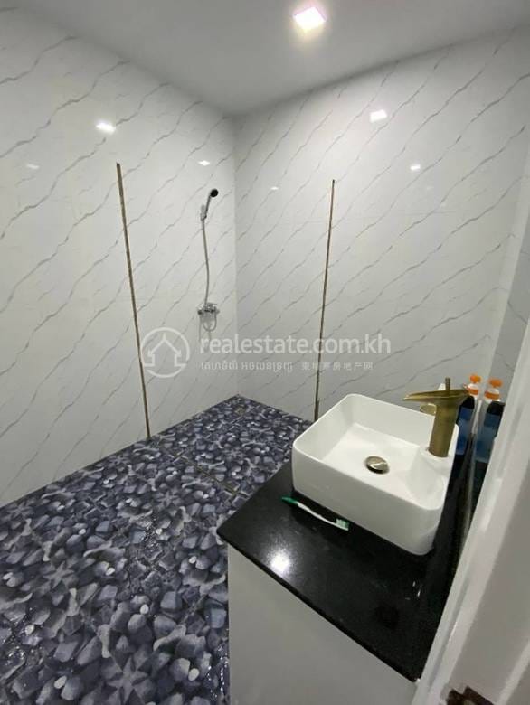 150 sqm Living Size Вилла Для Аренды in Chamkarmon