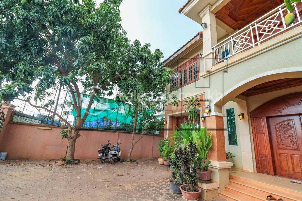 带1个停车位的House and lot出租
