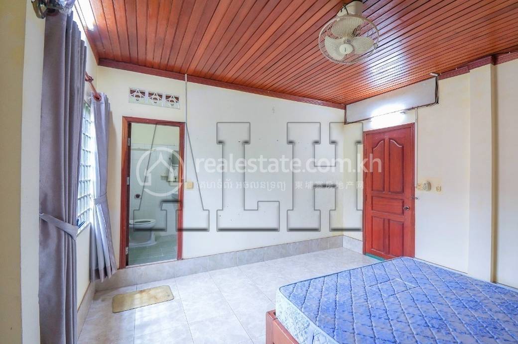 带1个停车位的House and lot出租