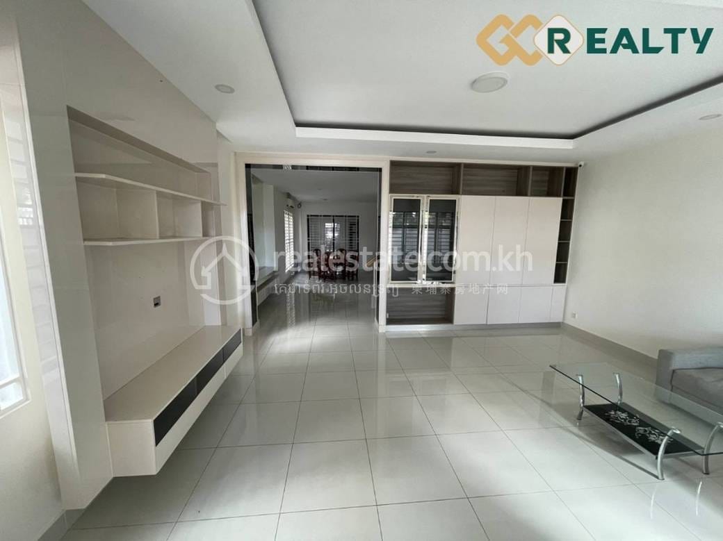 Meanchey72平方米使用面积双子别墅For Sale & Rent