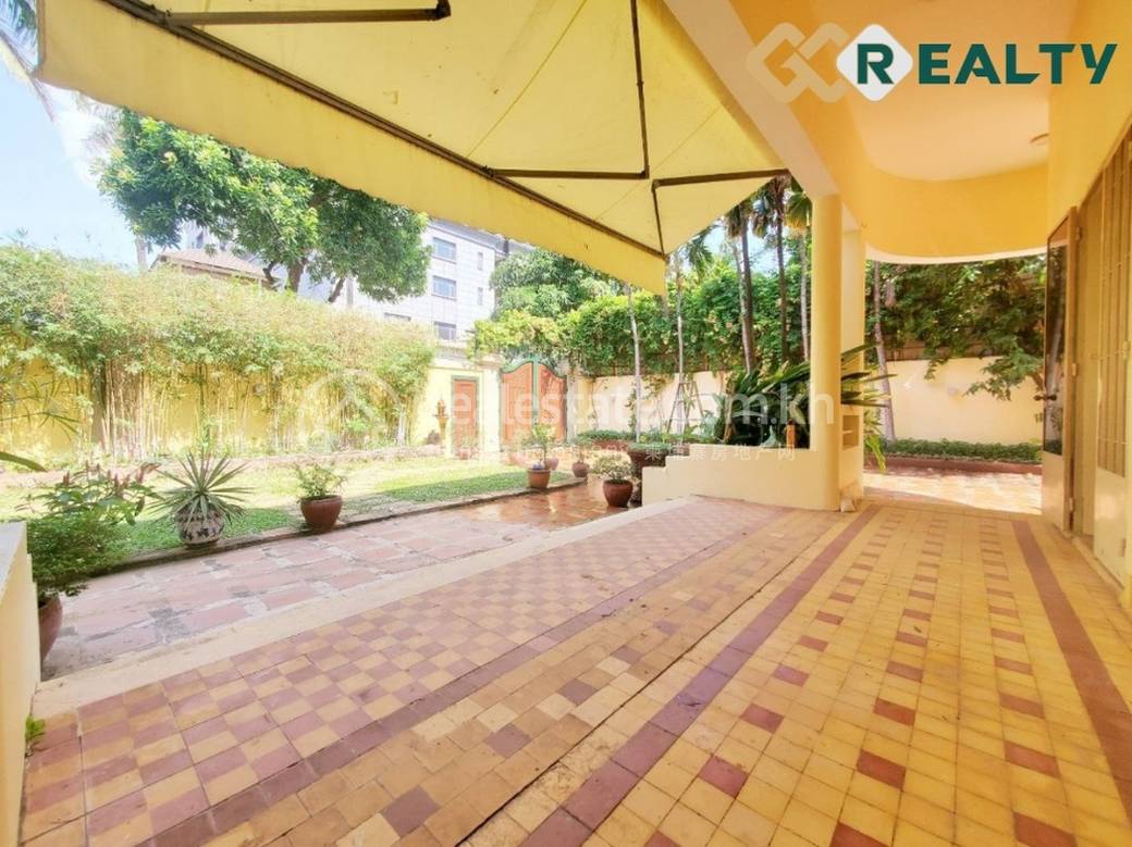 Villa À louer de 150 m² habitables à Daun Penh