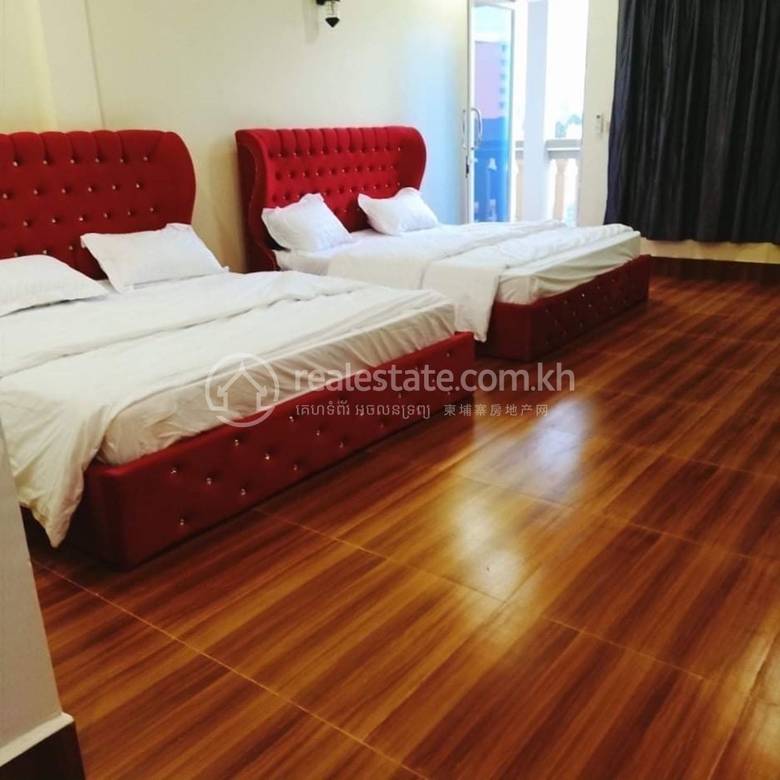 주차 공간 8면이 있는 호텔 For Sale & Rent