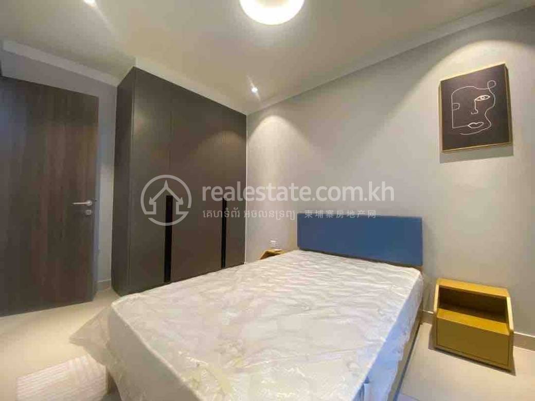 $1,400 Condo