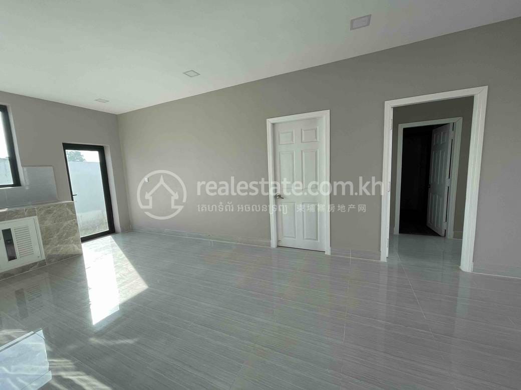 Villa À louer de 104 m² de terrain