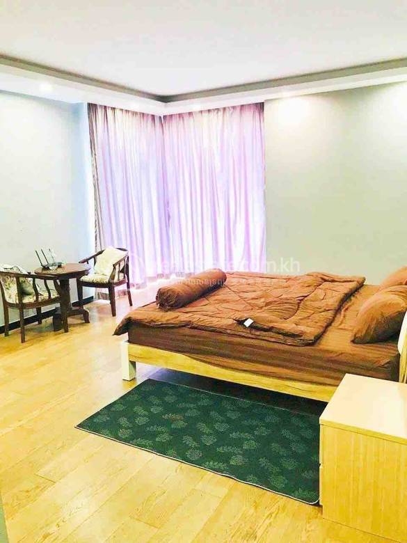 Apartment For Rent in Tonle Bassac, Chamkarmon, Phnom Penh