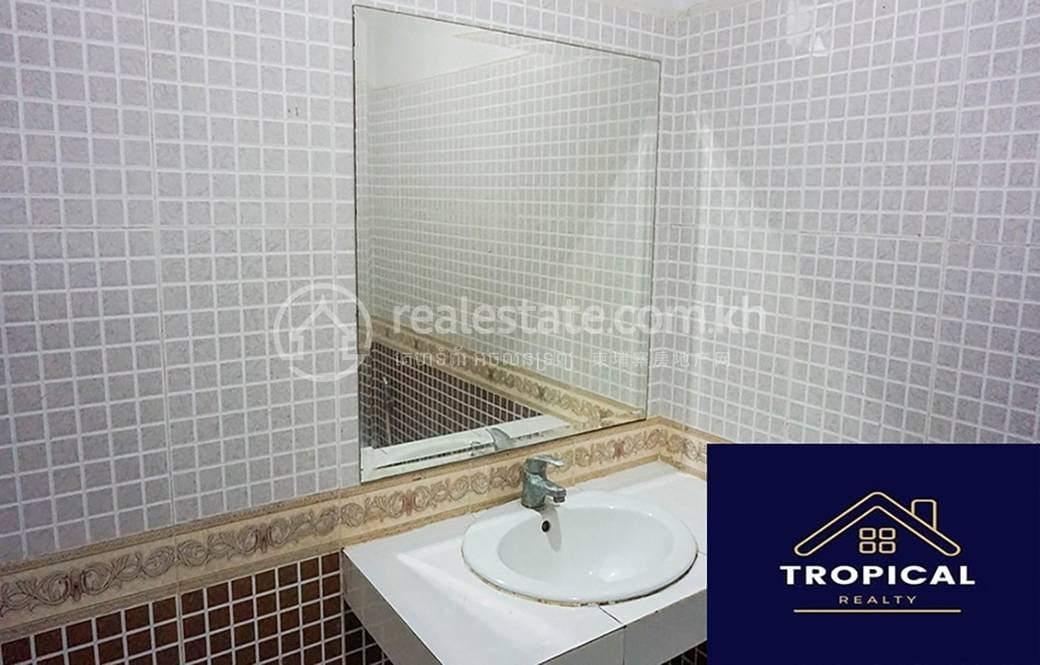 ផ្ទះល្វែង តម្លៃ $400