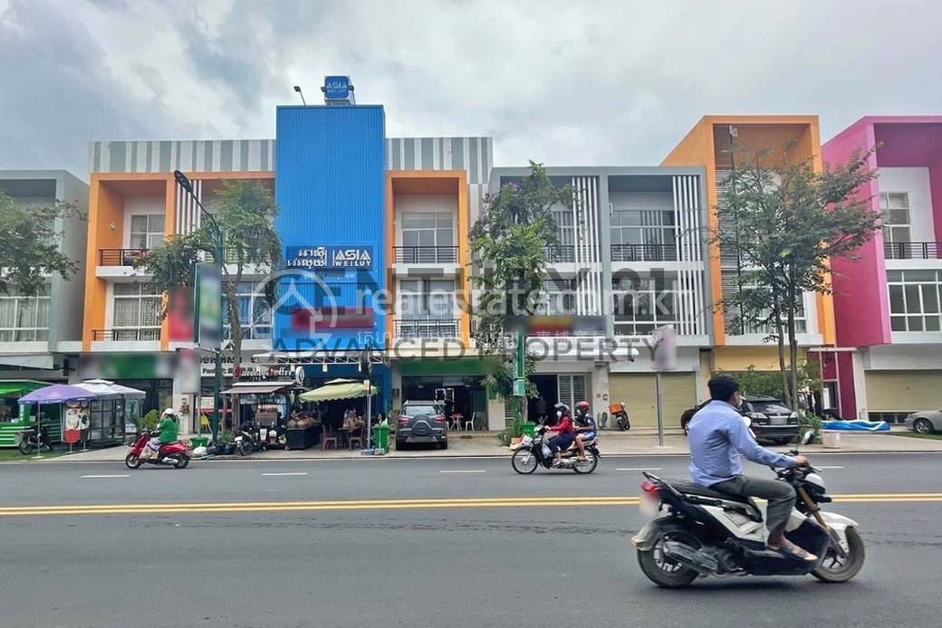 Chbar Ampovの店舗付住宅売り物件 $499,500