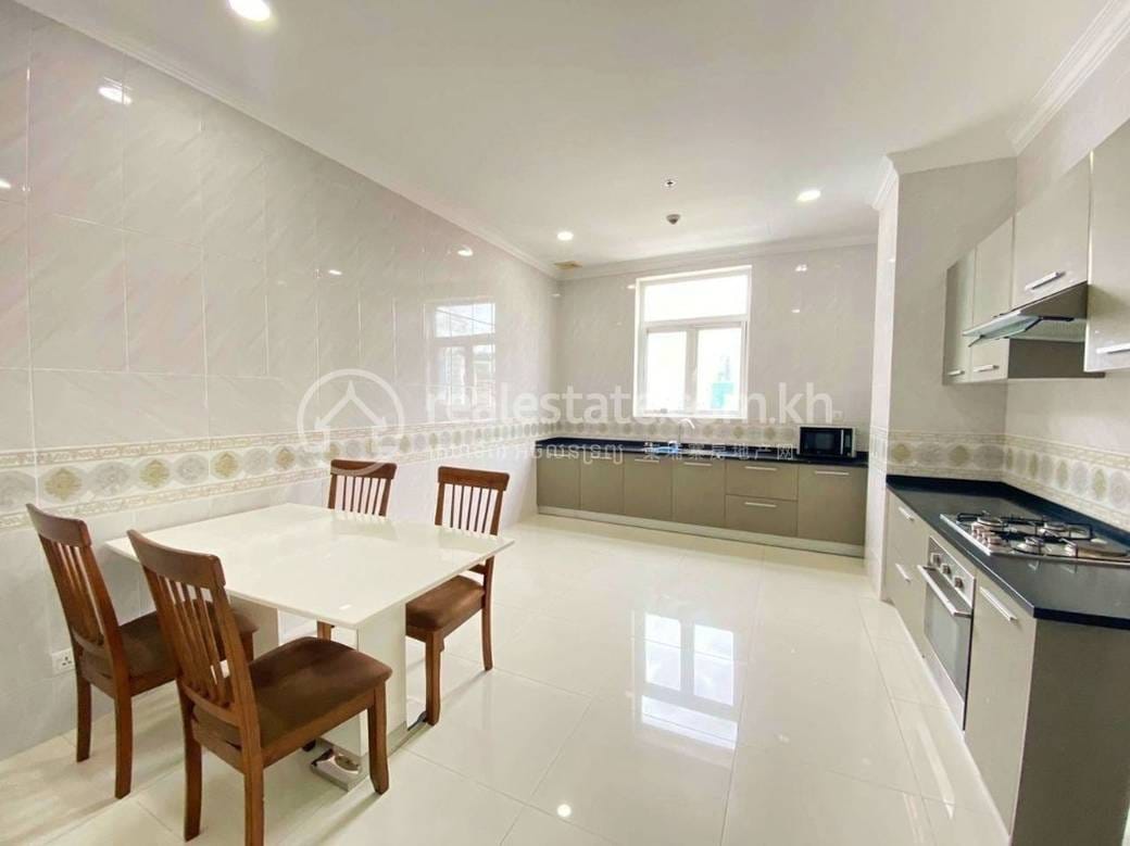 Boeng Keng Kang អាផាតមិនមានសេវាកម្ម សំរាប់ជួល នៅ BKK 1 Boeng Keng Kang តម្លៃ $800