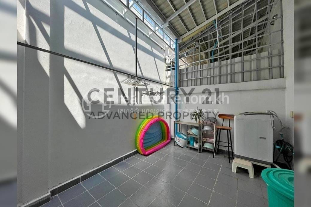 Maison-boutique 4 chambres À vendre pour $188,000