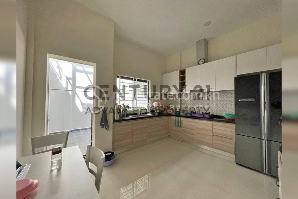 Chbar Ampov Maison-boutique À vendre à Chbar Ampov