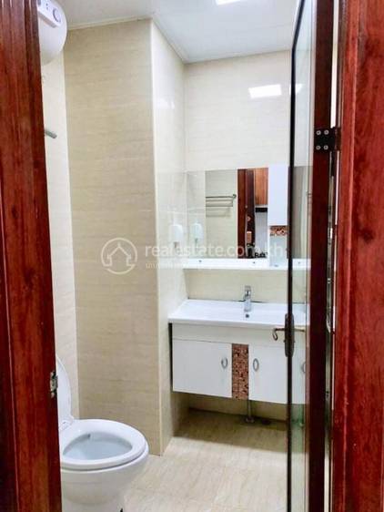 D. I. Riviera Condominium | Condo K pronájmu in Chamkarmon $400