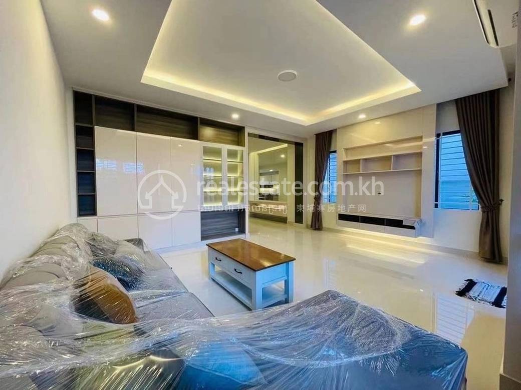 Chbar Ampov双子别墅出租，价格$3,600