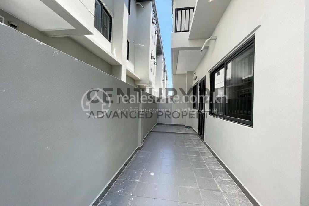 4卧室双子别墅出售，价格$328,000