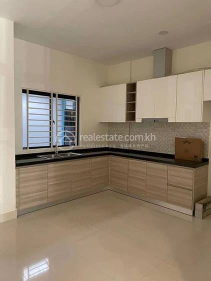$1,200 Maison-boutique