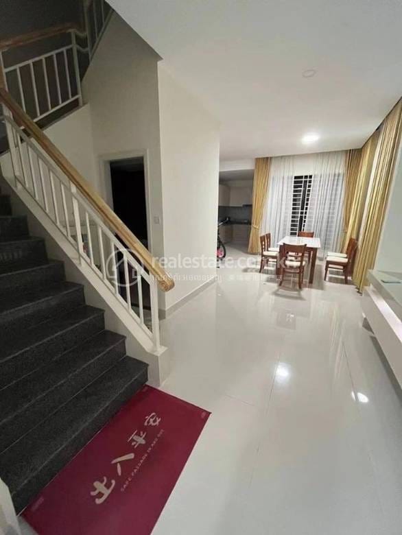 Chbar Ampov วิลล่าแฝด สำหรับเช่า ใน Nirouth Chbar Ampov $1,200